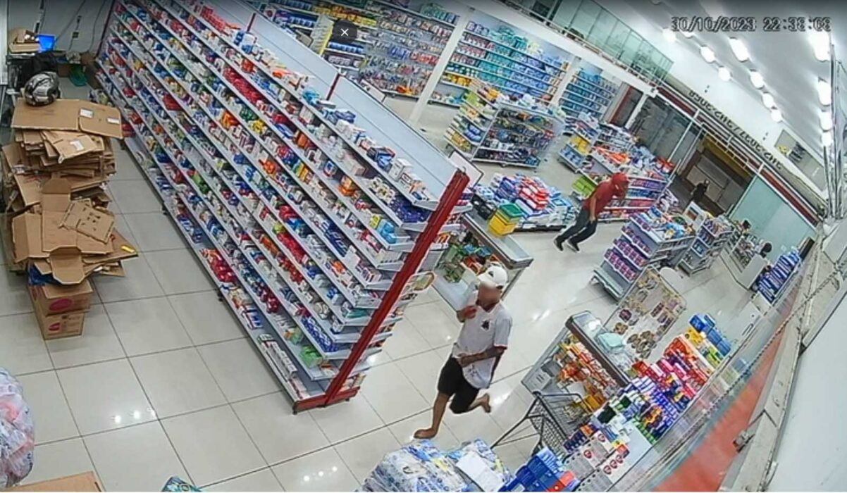Jovem de 20 anos é baleado em Potim
