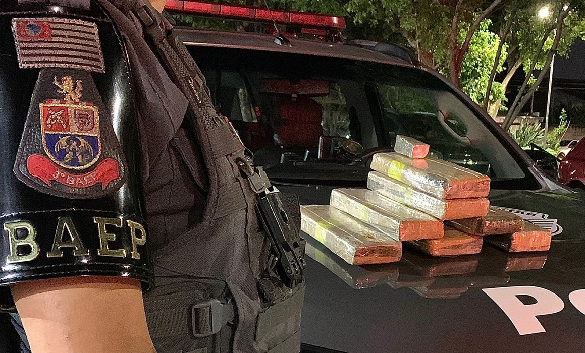Homem é preso com tijolos de maconha em São José dos Campos