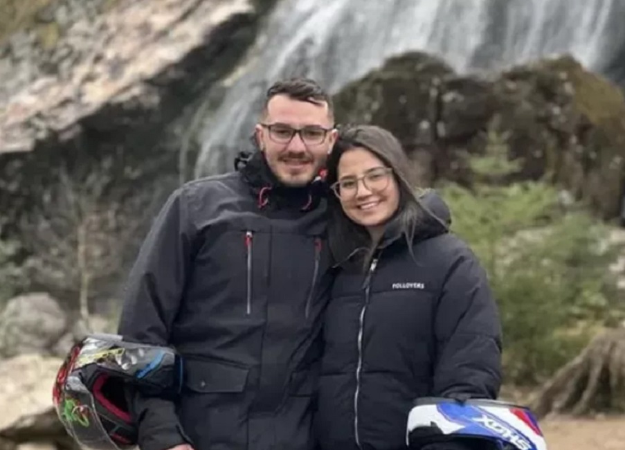 João Henrique e a namorada, Júlia Langneck. João Henrique passa pela terceira cirurgia e irá receber pele sintética