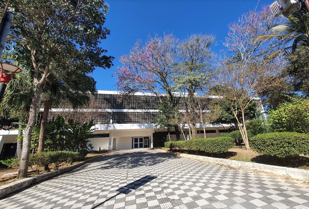 Foto da fachada da prefeitura de Jacareí. Termina nesta quinta-feira (16) prazo de inscrições para concurso público em Jacareí; Salários chegam a R$ 7,4 mil