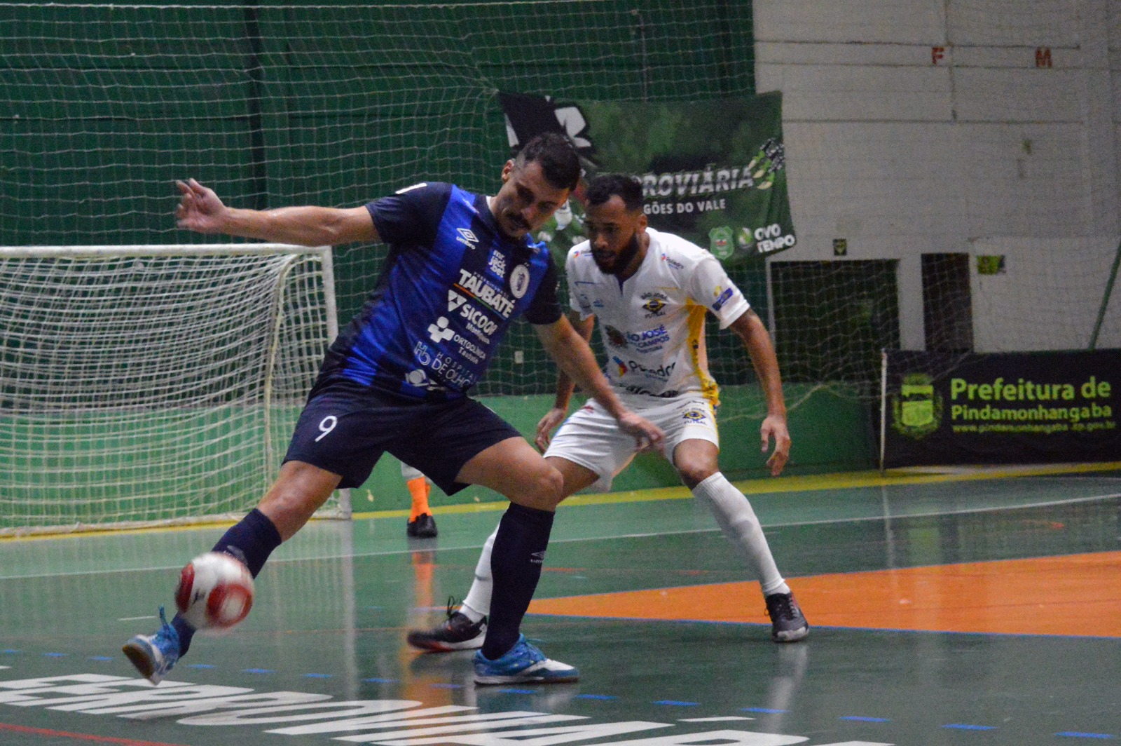Primeiro jogo da final da Liga Paulista de Futsal 2023 entre Taubaté e São José em Pindamonhangaba. Foto: Ednei Rovida / Taubaté Umbro Futsal