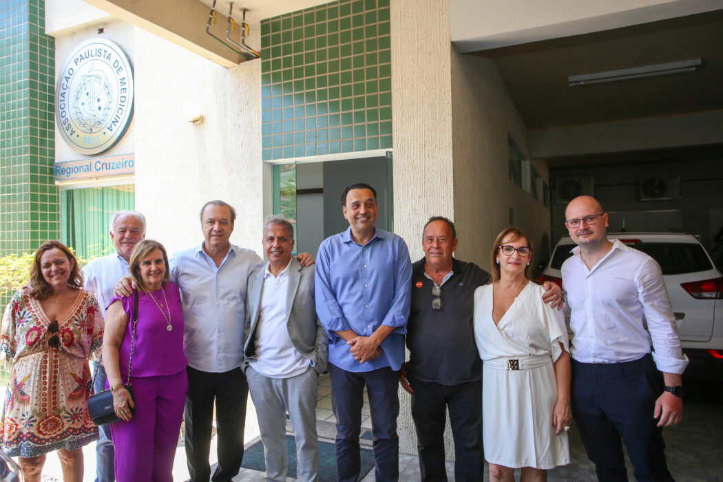 Felício Ramuth visita obras de hospital em Cruzeiro