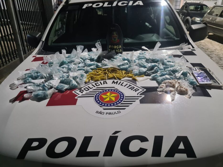 Com mais de 1600 pinos de cocaína, homem é preso em Lorena