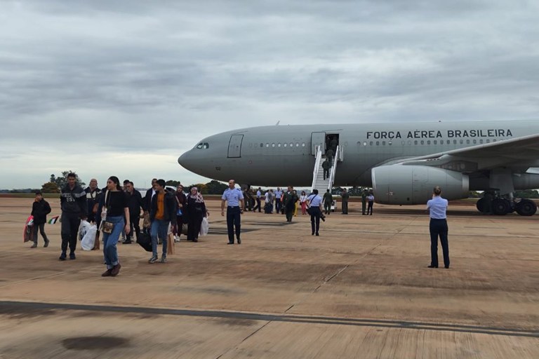 Avião da Fab trazendo terceiro grupo de brasileiros que estavam em gaza