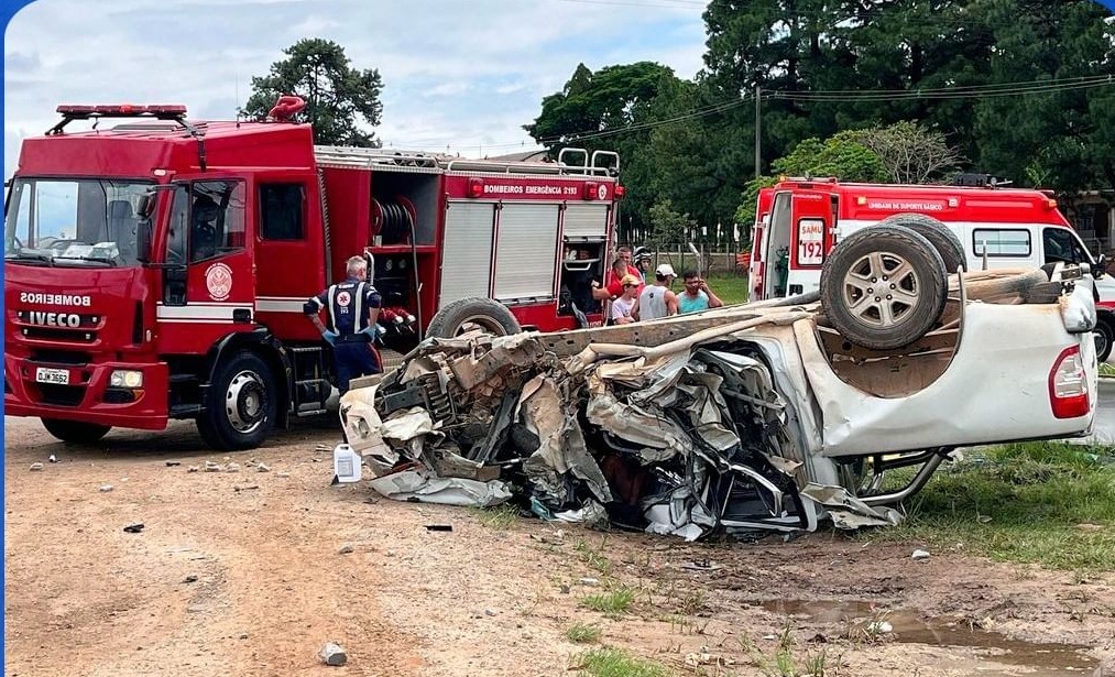 Acidente aconteceu na Avenida dos Imigrantes, no distrito de Quiririm
