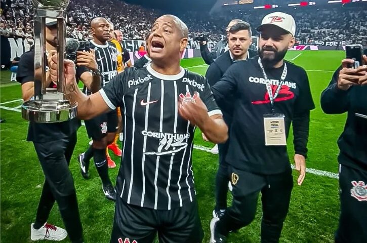 Marcelinho Carioca no estádio do Corinthians. Polícia Civil de São Paulo investiga desaparecimento de Marcelinho Carioca