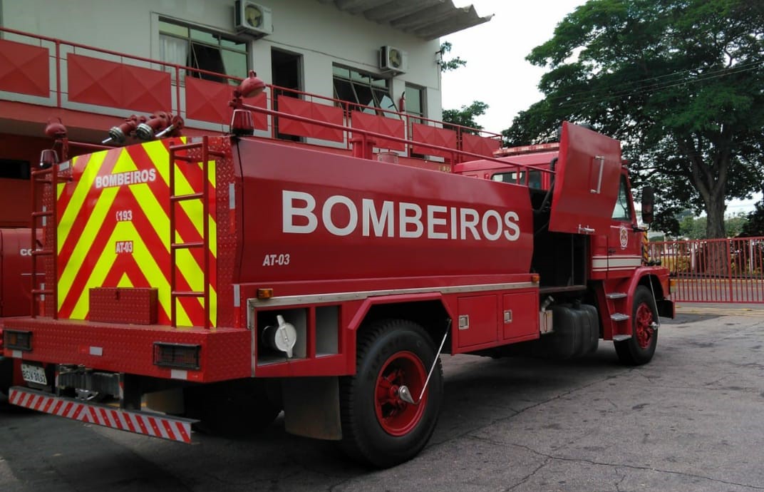 Restaurante pega fogo em São José dos Campos