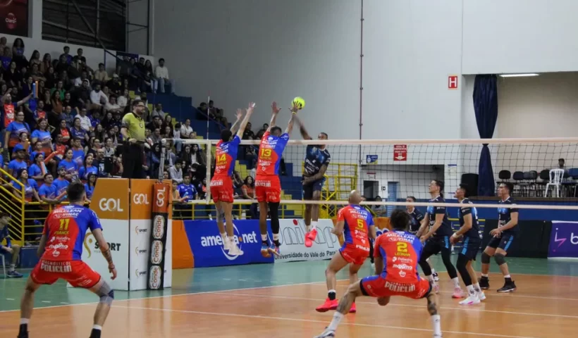 Vôlei São José x Suzano se enfrentaram no Ginásio da ADC Embraer pelo Paulista