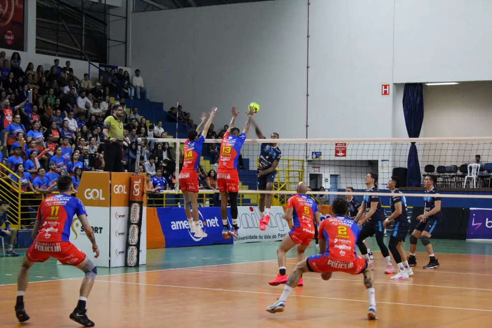 Vôlei São José x Suzano se enfrentaram no Ginásio da ADC Embraer pelo Paulista