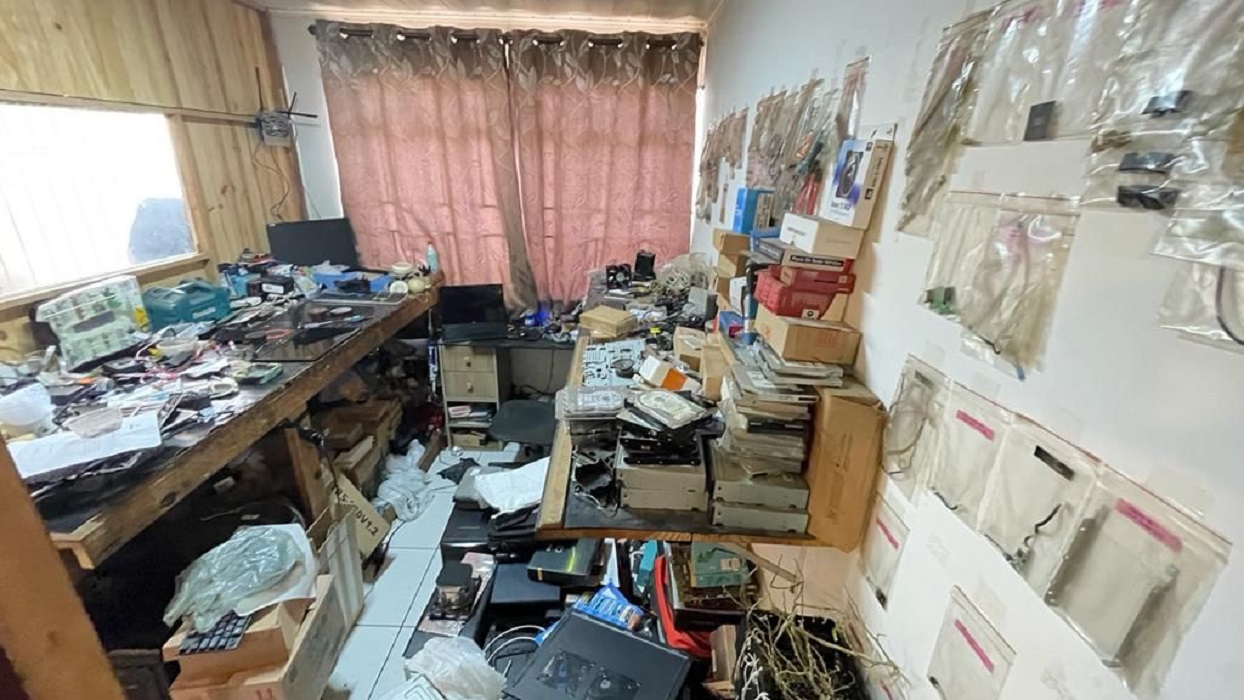 Homem é preso com arquivos de pornografia infantil em Campos