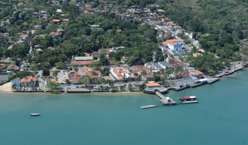 Imagem aérea de Ilhabela.
