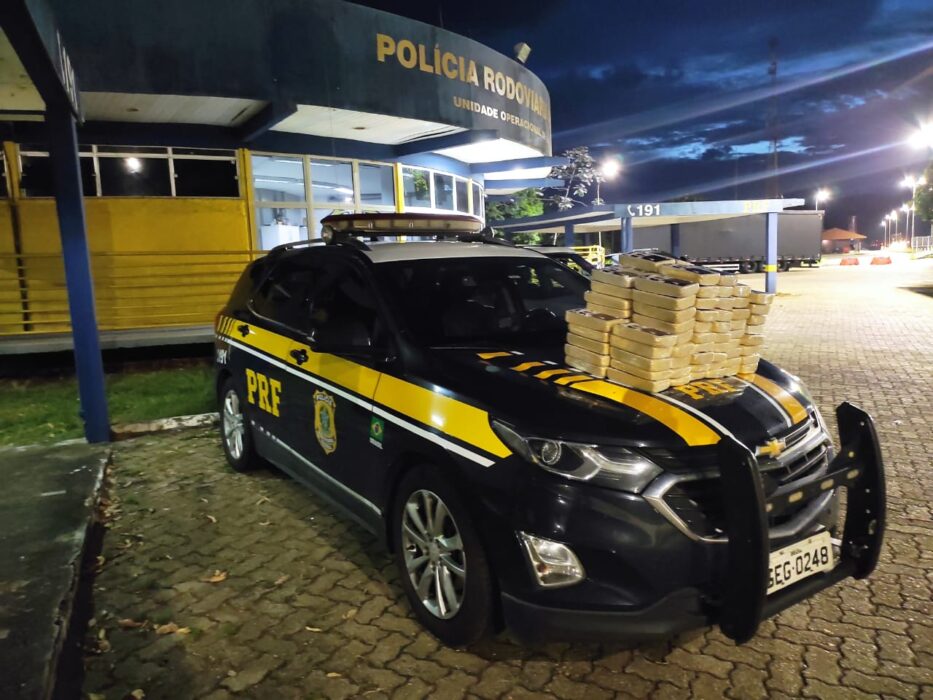 Homem é preso com mais de 100kg de cocaína na Dutra