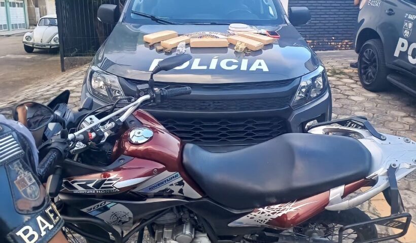 Homem é preso com tijolos de maconha em Guaratinguetá