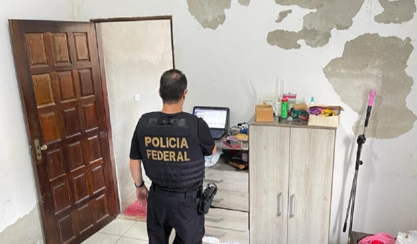 PF cumpre mandado de busca e apreensão por armazenamento de pornografia infantil