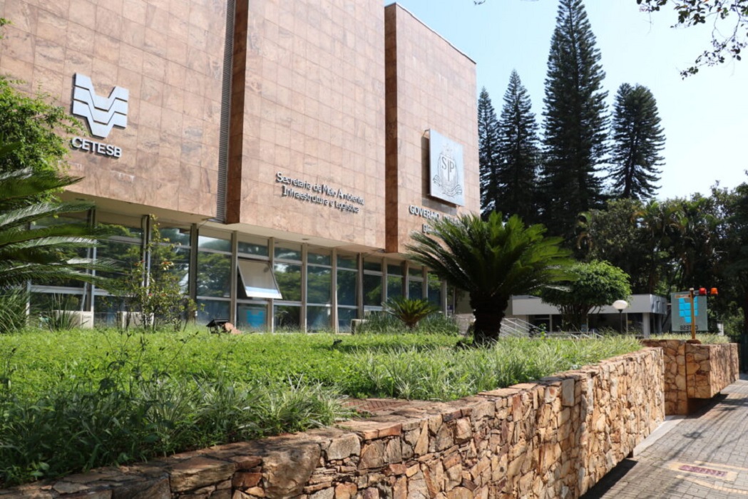 CETESB abre concurso com salários de até 8 mil reais