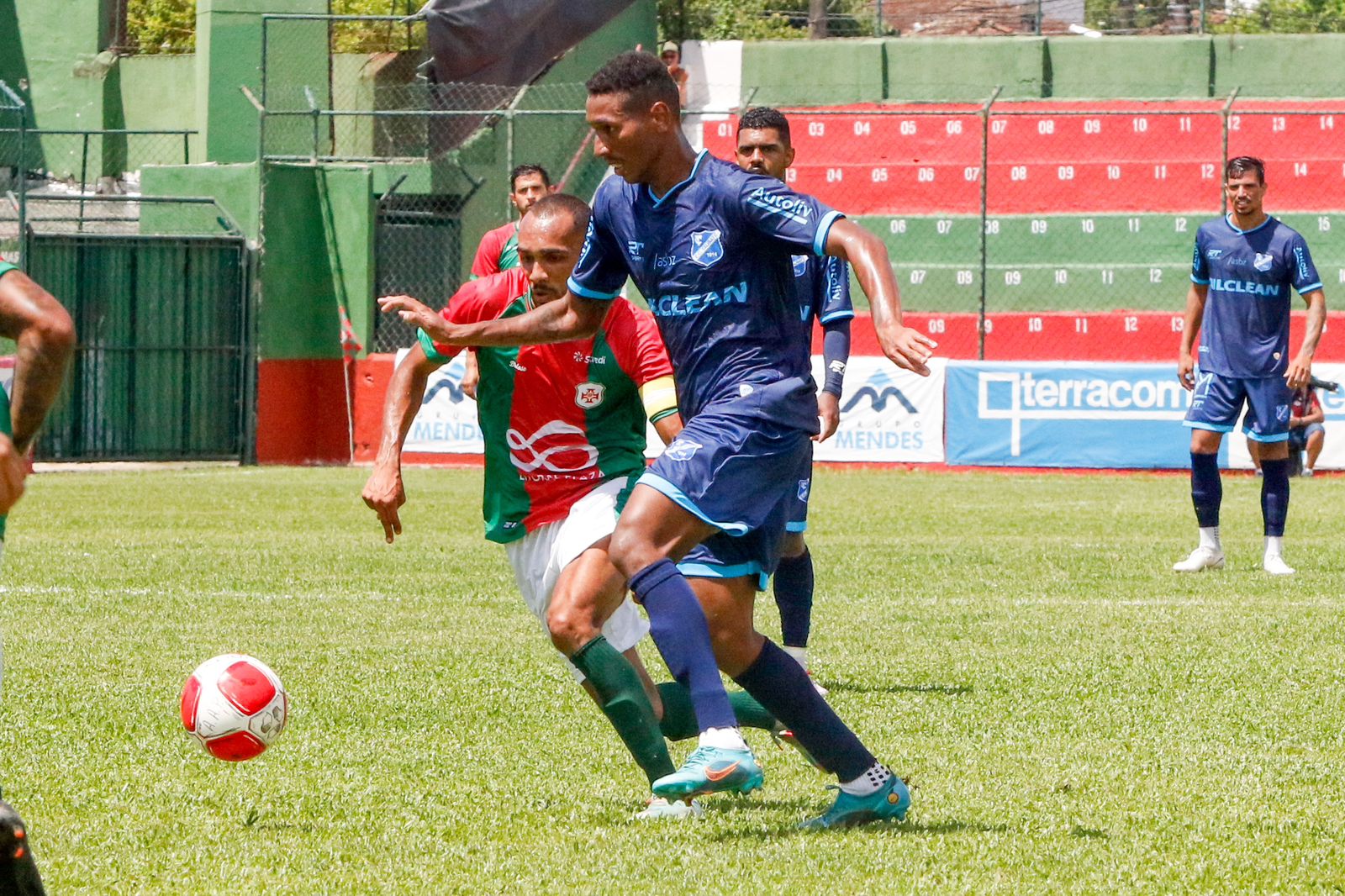 Jogo entre EC Taubaté e Portuguesa Santista no Ulrico Mursa
