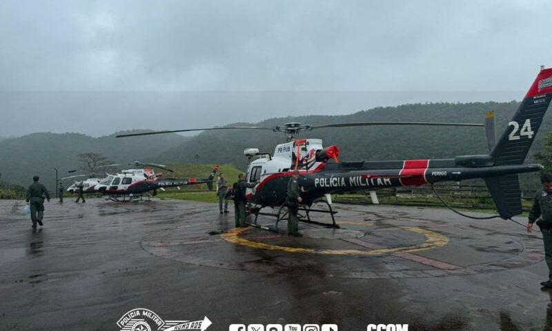 Corpos das 4 vítimas do acidente foram retirados por terra. Foto: PMESP