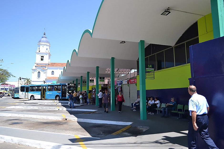 Obras de recapeamento no Terminal Central de São José dos Campos iniciaram na noite desta segunda-feira