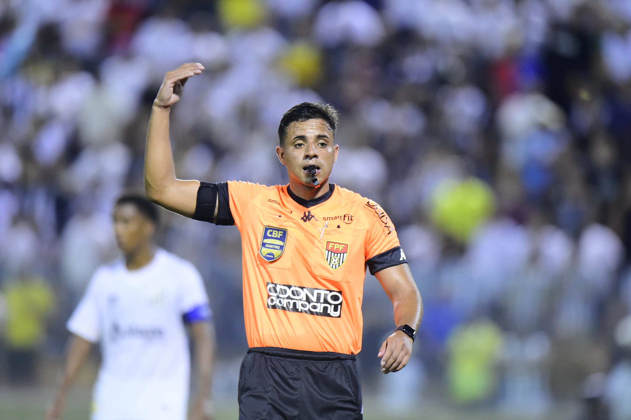 Gustavo Holanda Souza apitou o jogo entre Santos e Cruzeiro pelas oitavas de final da Copinha 2024