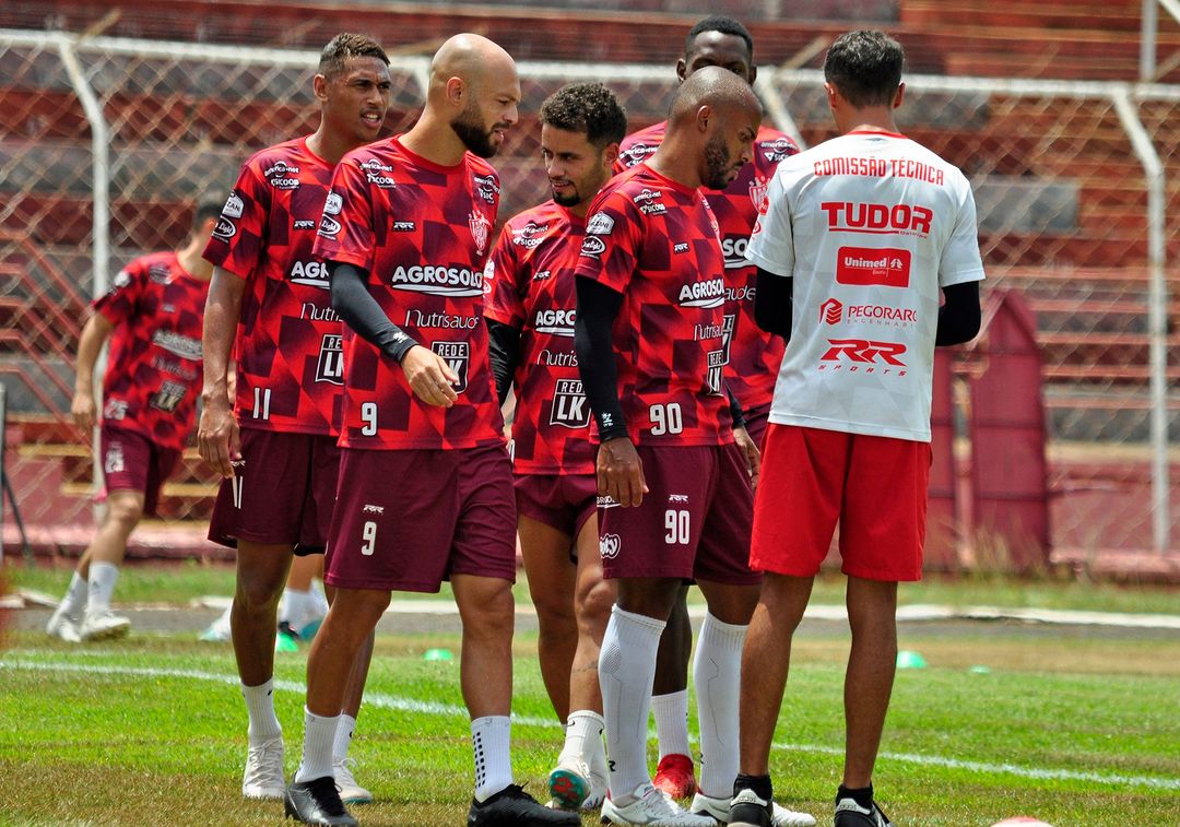 Elenco do Noroeste durante a pré-temporada