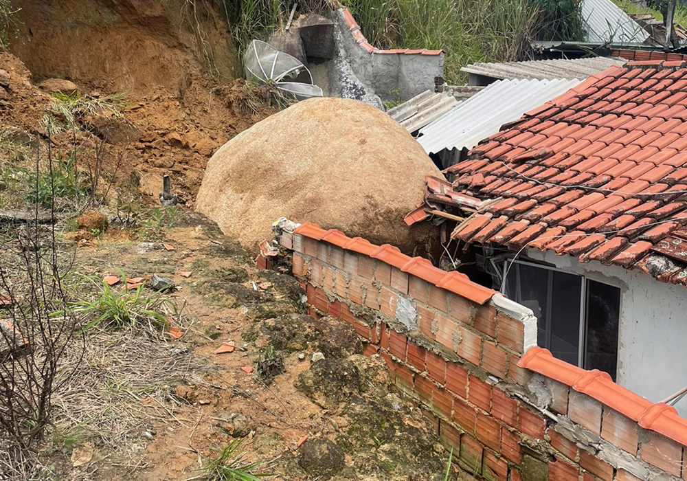 Chuvas fortes causam prejuízos na região