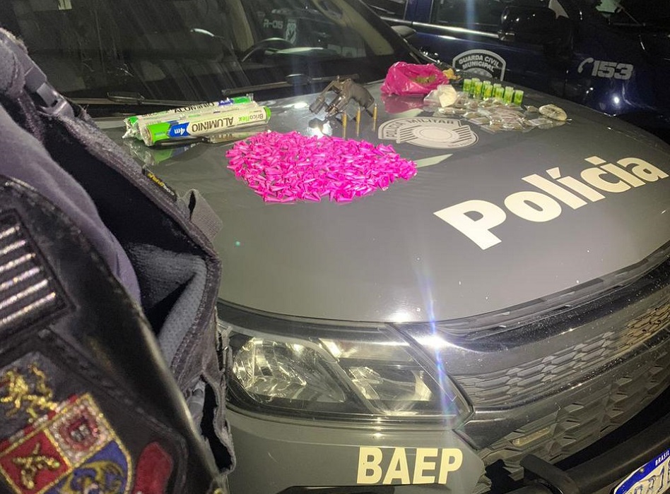 Homem é preso com arma e drogas em São José dos Campos