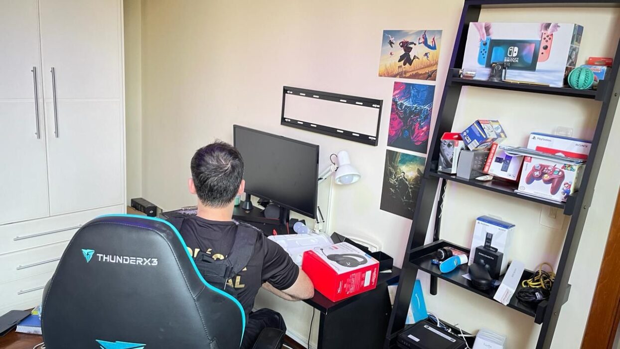 Homem é preso por extorquir menores em troca de fotos íntimas