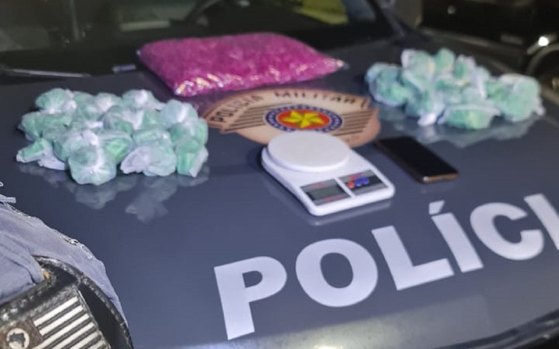 Jovem é preso transportando cocaína em Lorena