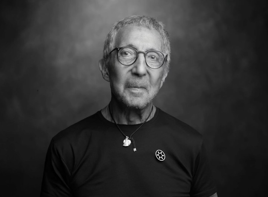 Abilio Diniz em foto em preto e branco. Sequestro, brigas familiares e sucesso: conheça a trajetória de Abilio Diniz