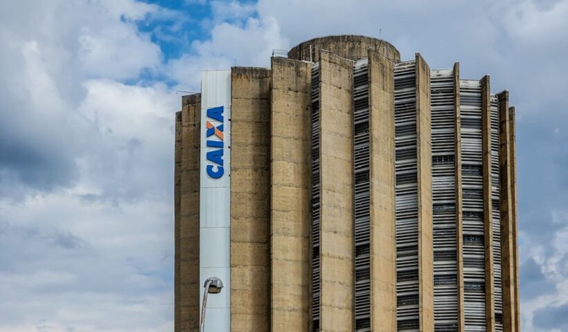 Prédio da Caixa em Brasília. Caixa anuncia dois novos concursos públicos com mais de 4 mil vagas no país