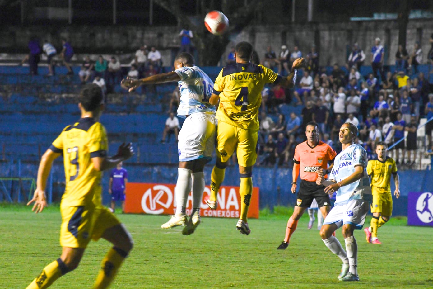 Clássico do Vale N°69 foi disputado na noite desta quarta-feira (21) no Joaquinzão