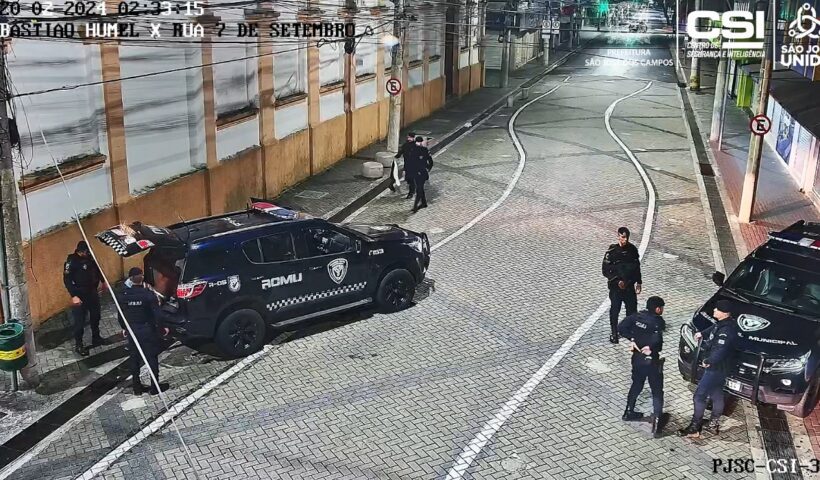 agentes da Romu de SJC em ação no centro da cidade. CSI flagra tentativa de homicídio no Centro de São José; autores são presos