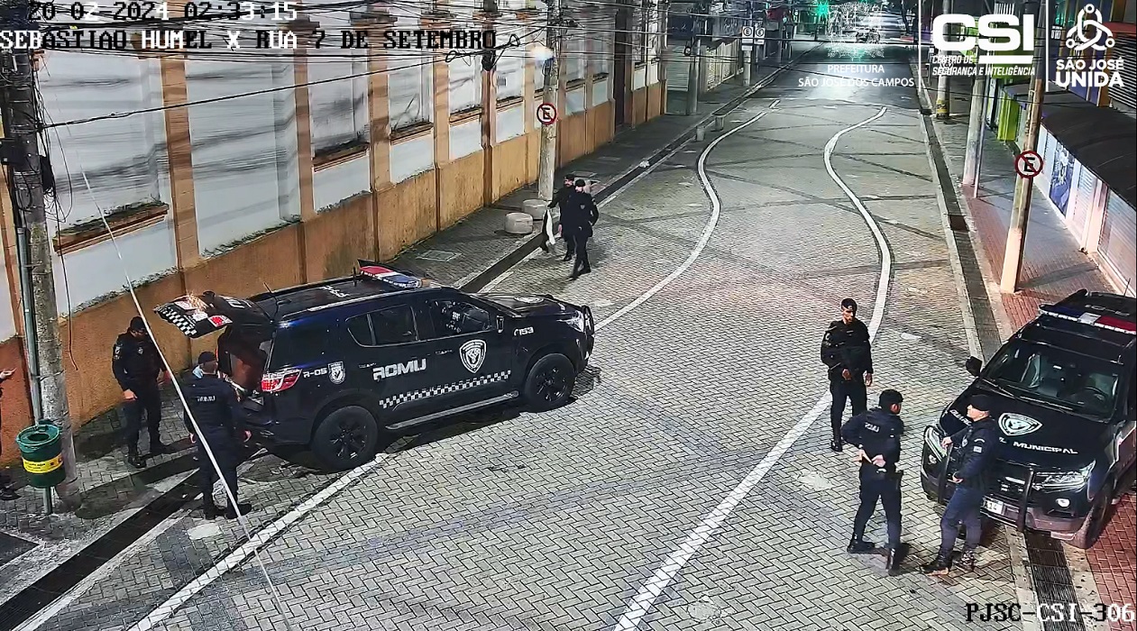 agentes da Romu de SJC em ação no centro da cidade. CSI flagra tentativa de homicídio no Centro de São José; autores são presos