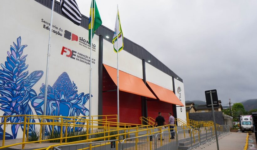 nova escola em São sebastião. Tarcísio entrega escola reconstruída em São Sebastião, após tragédia das chuvas no Carnaval de 2023