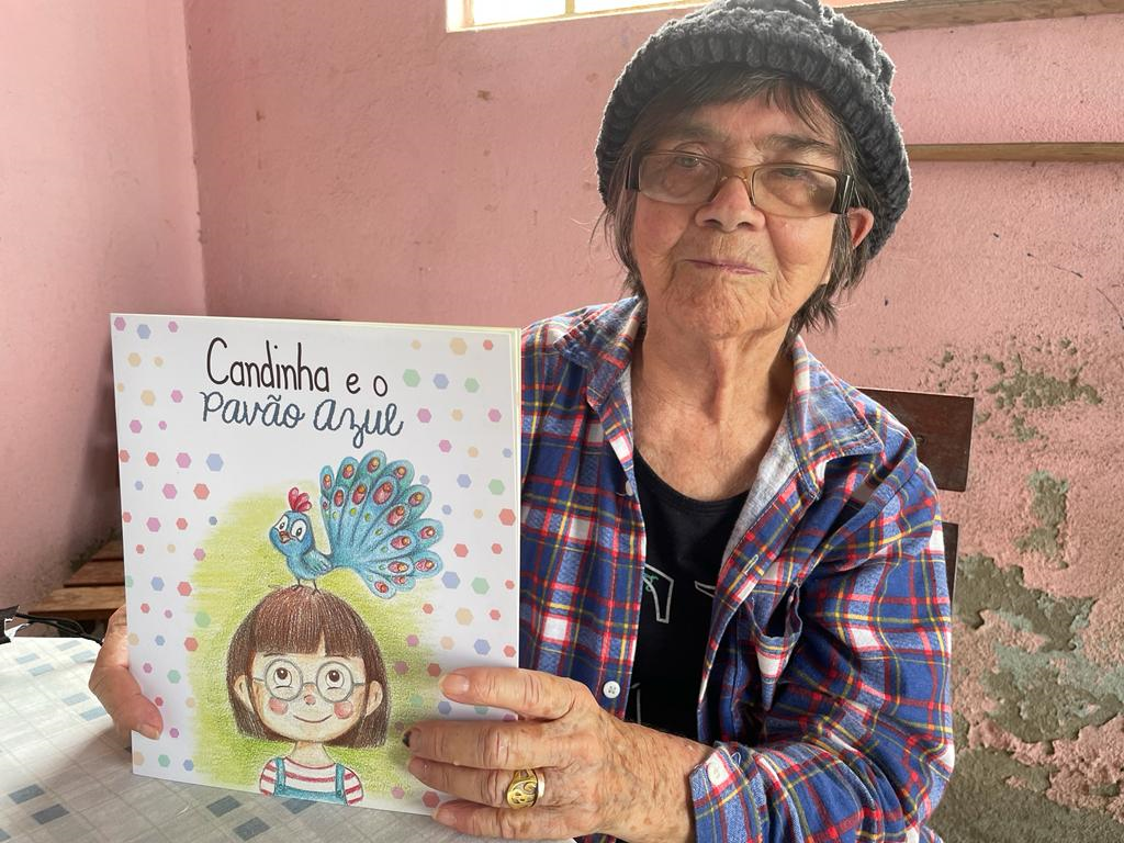 Maria Cândida, figureira e criadora do pavão azul, morre em Taubaté. Foto: PMT