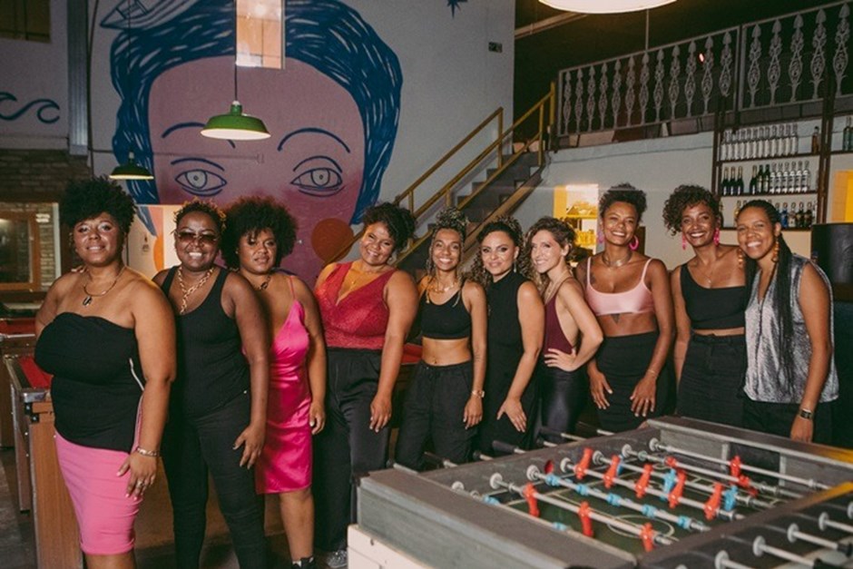 O show deste sábado valoriza a força da produção musical de mulheres