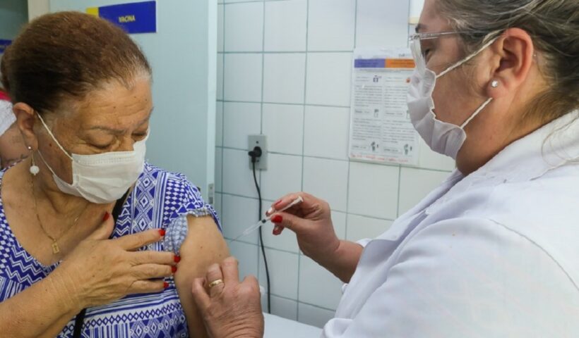 Campanha de vacinação contra gripe começa nesta segunda