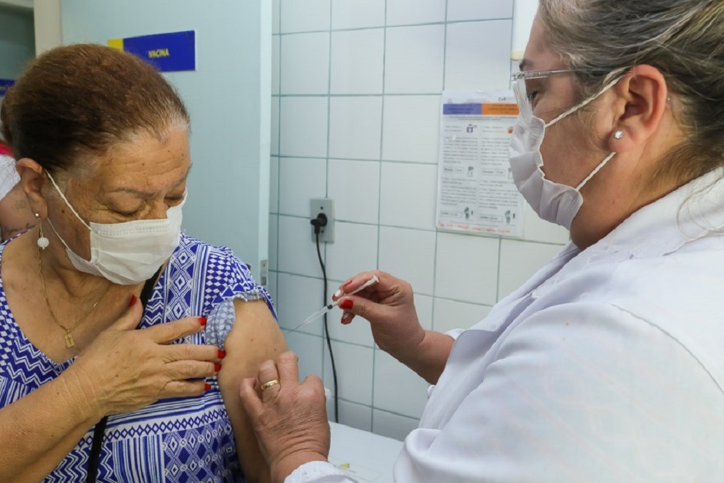 Campanha de vacinação contra gripe começa nesta segunda