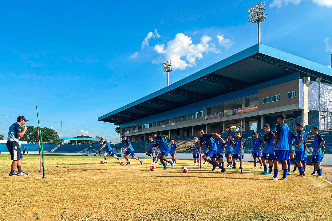 Treino do São José EC no Martins Pereira durante a tarde desta quinta-feira (14)