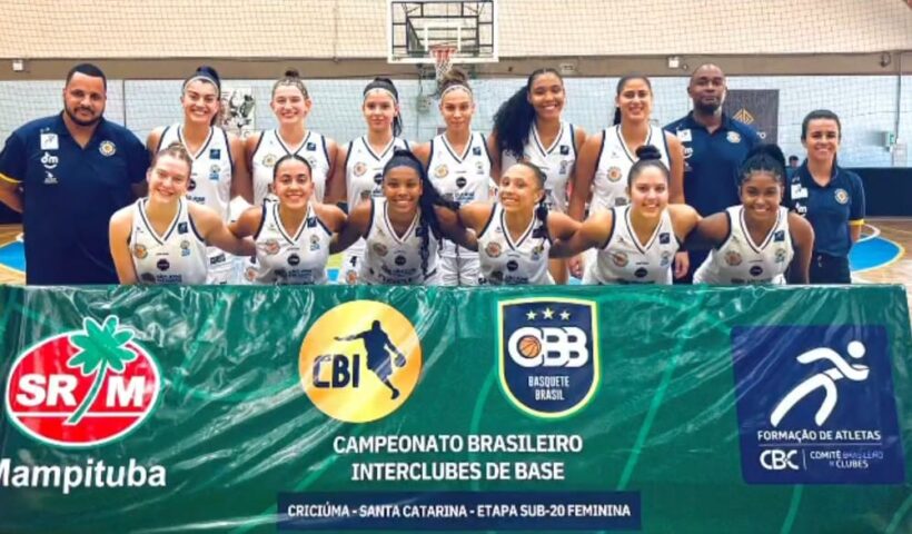 Elenco do São José Basketball Feminino bicampeão do brasileiro Interclubes Sub-20 em Cricíuma, Santa Catarina