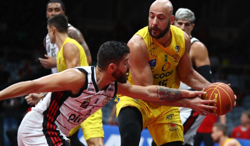 Jogo entre São José Basketball e Flamengo no Rio de Janeiro pelo NBB 2023/2024