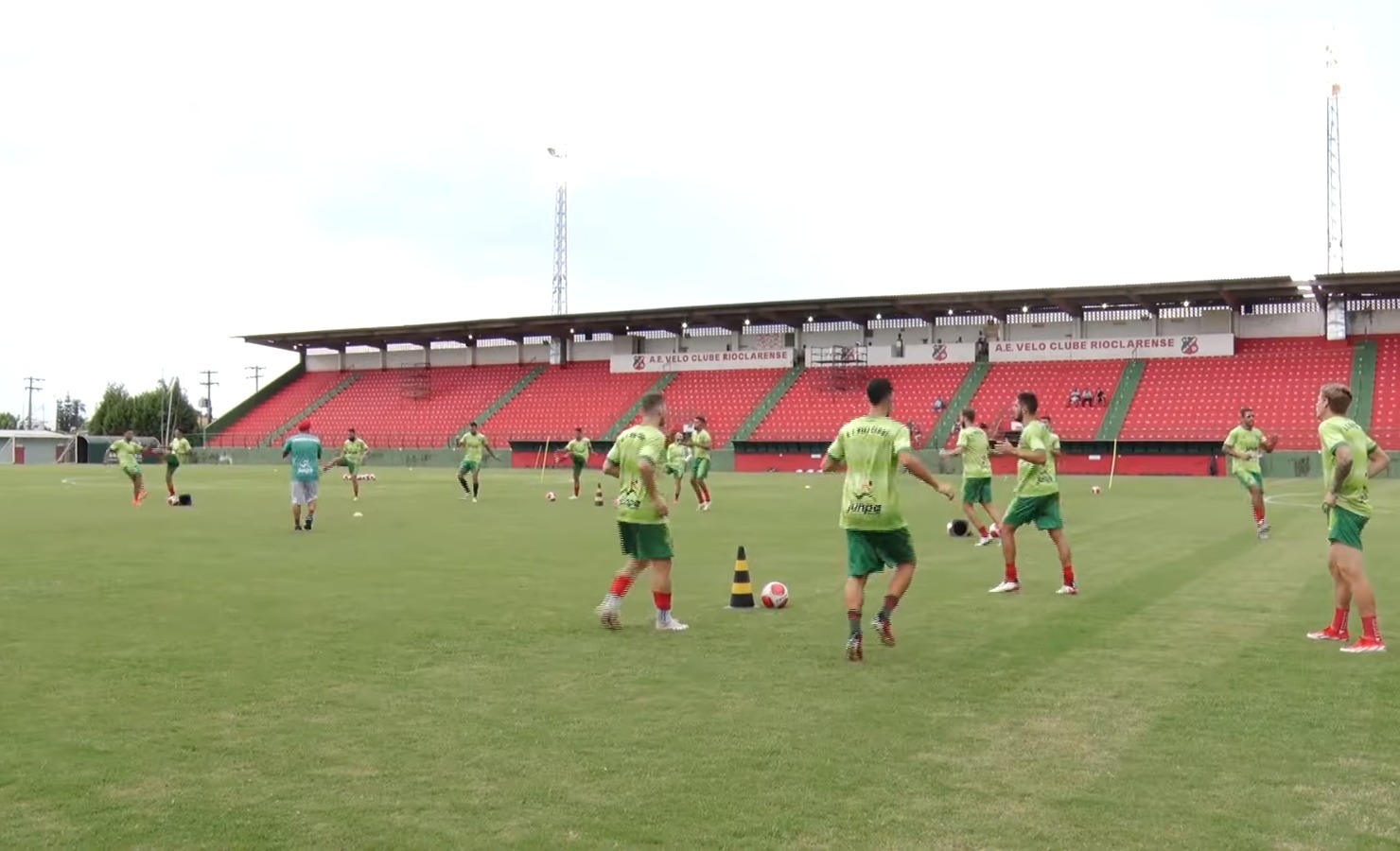 Treino do Velo Clube no estádio Benitão
