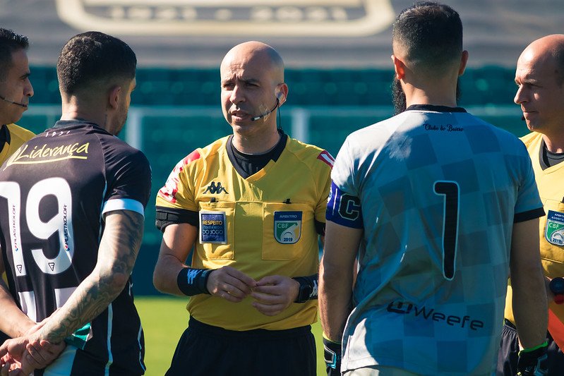 Adriano de Assis Miranda será o responsável pelo apito de Velo Clube x São José EC