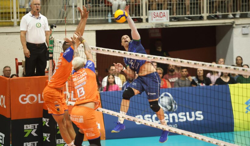 Jogo entre Vôlei São José e Joinville-SC na primeira fase da Superliga Nacional 2023/2024