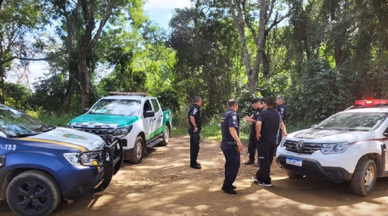Corpo de homem é encontrado em rio com marcas de tiros em Jacareí