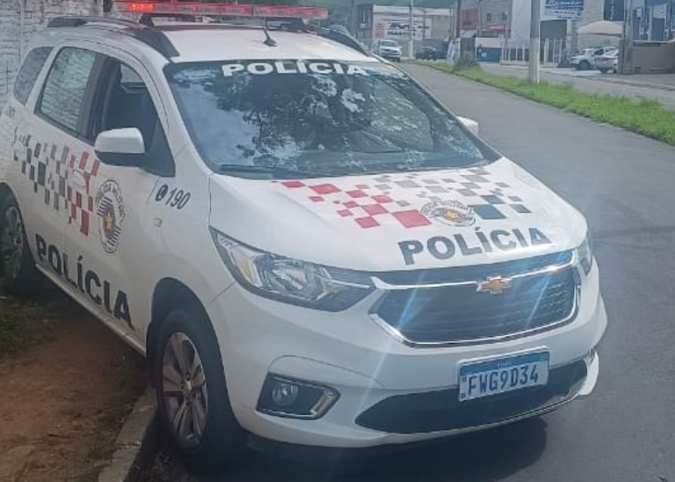 Foragido é preso pela PM em Cruzeiro e suspeito é detido por tráfico de drogas em São José
