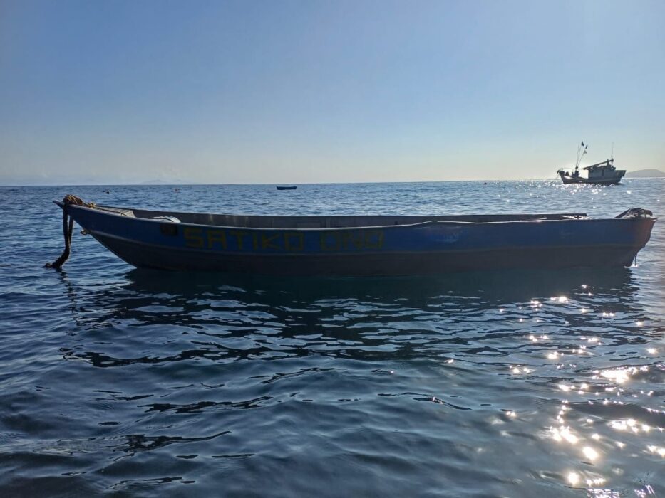 Barco de pescadores é encontrado em Búzios/RJ