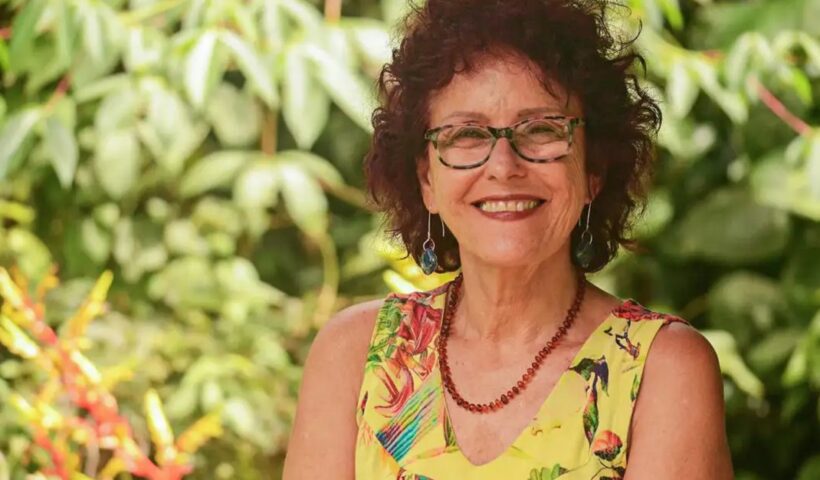 Escritora faz primeiro post após ataque de três pitbulls: "estou bem"