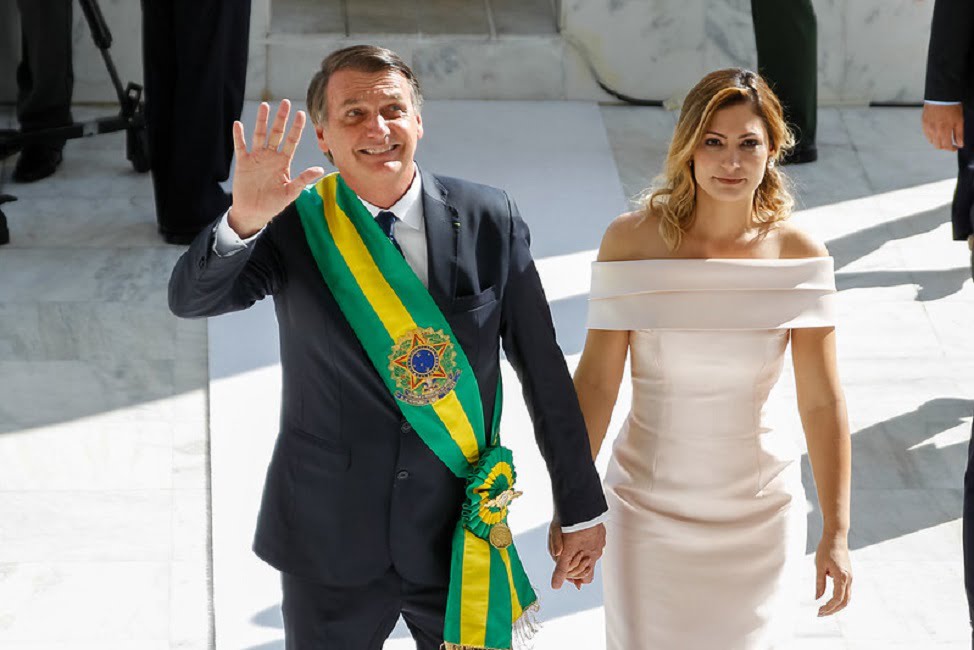 Câmara de São José aprova título de cidadão joseense para casal Bolsonaro