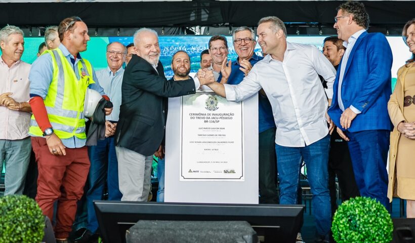 Lula participa de entrega de obras na Via Dutra